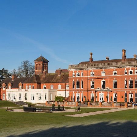 Oakley Hall Hotel Basingstoke Exterior photo