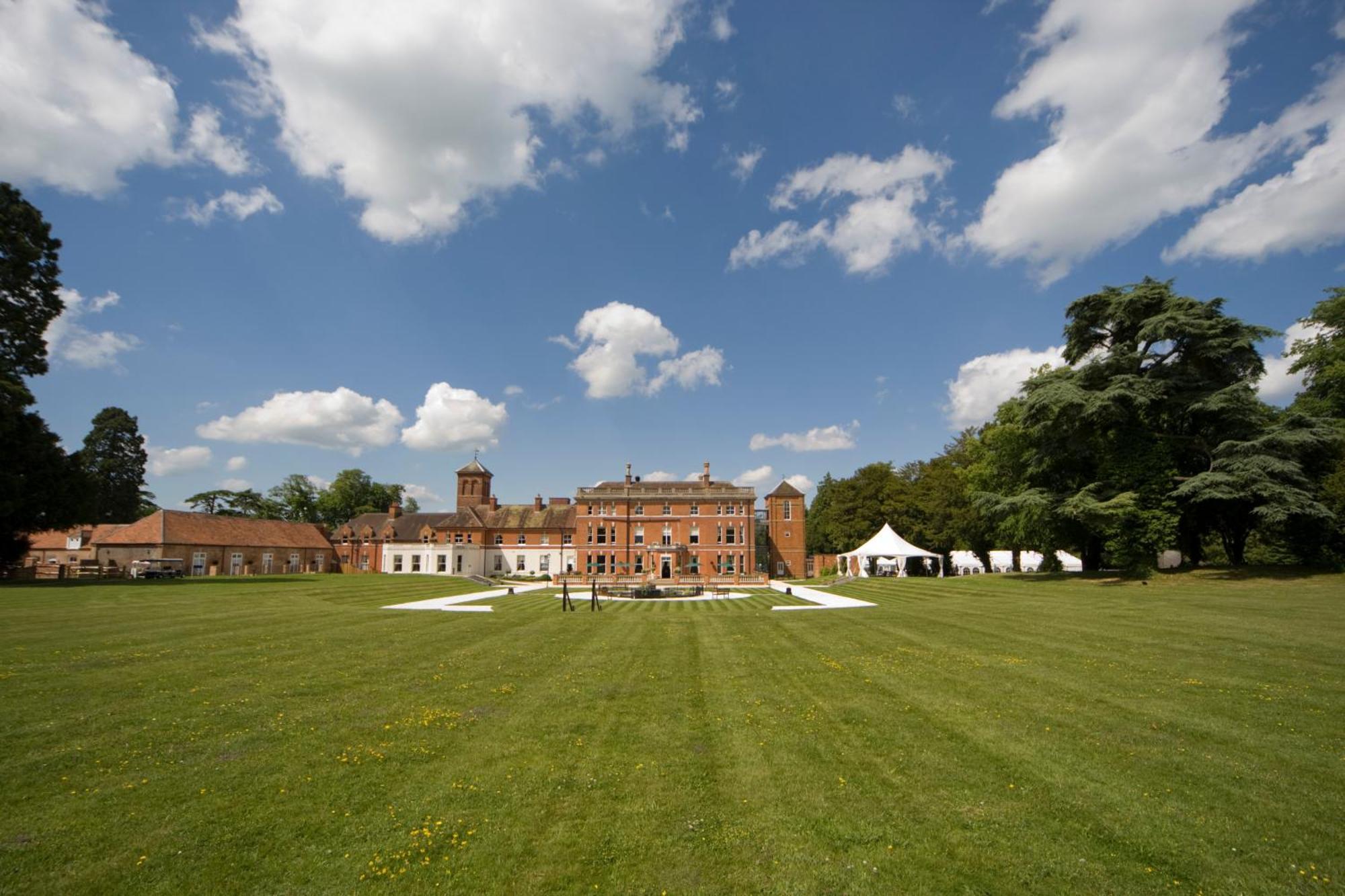 Oakley Hall Hotel Basingstoke Exterior photo