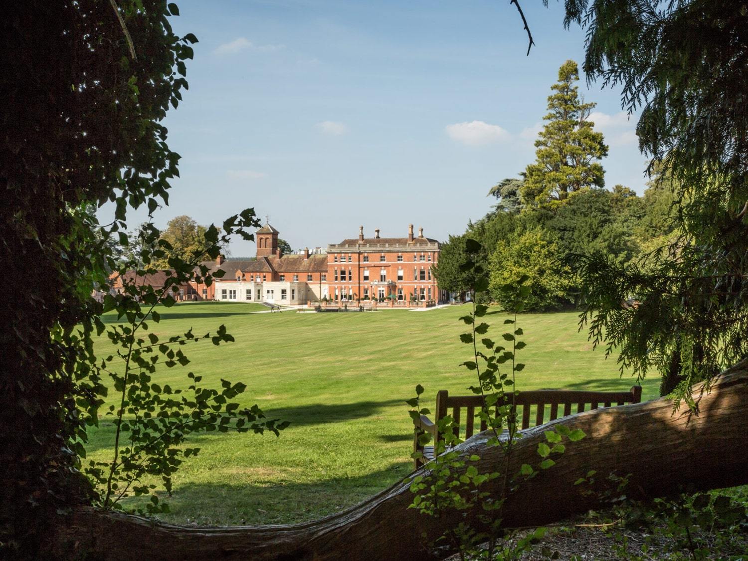 Oakley Hall Hotel Basingstoke Exterior photo